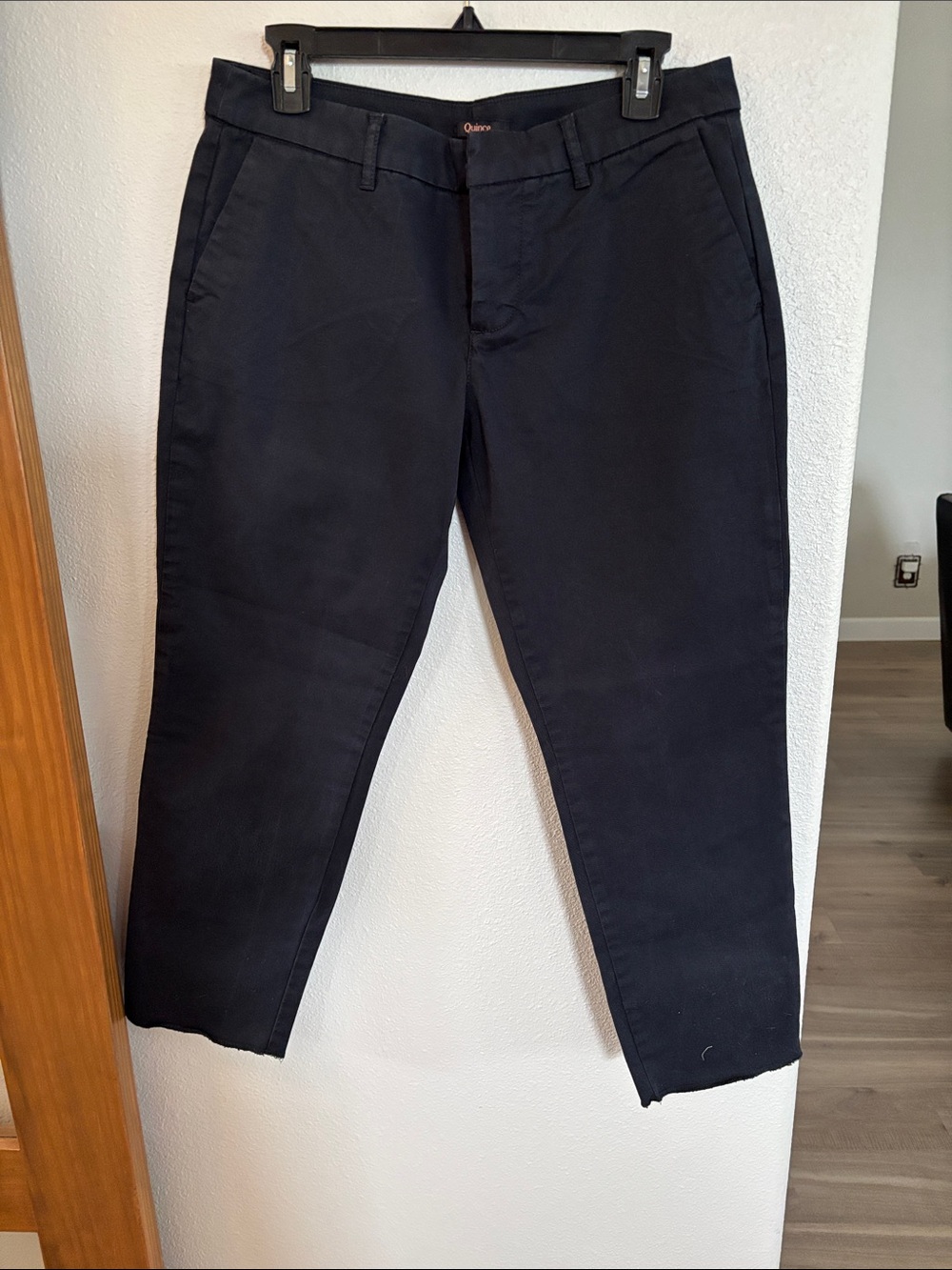 Quince Women’s Size 8 Dark Navy Chino Capri Pants - Straight Cut